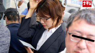 満員電車で言い訳できないほど愛液で濡れた巨尻を震わせイキ乱れる美熟女