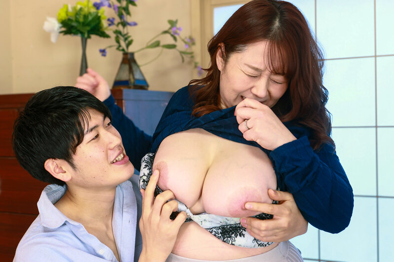 熟れた女の熟れた敏感デカ乳首！フル勃起したボテ乳首を吸う、噛む、舐める、弄びイカす 佐久間楓