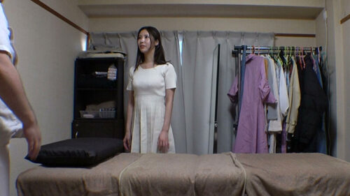 【盗撮】超強力媚薬を配合したマッサージオイルを施術中に知らずに塗りこまれたオンナ