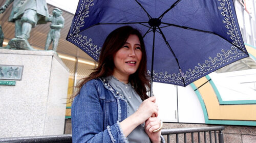 セックスするなら地方の人妻！ 岡山県岡山市発～若々しい見た目で派手な茶髪とメイクで人目を惹く美人主婦