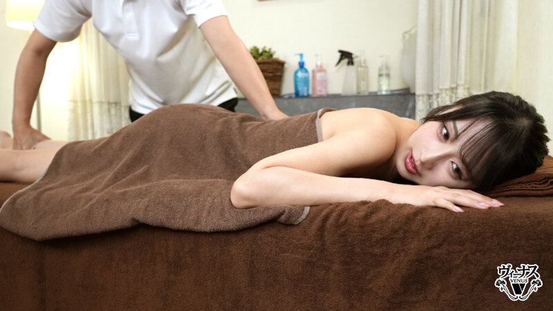 清純そうな人妻が催淫オイルで興奮パニック欲情マックス…卑劣店員の肉棒で羞恥心をぶった斬られいいなりセックス 小野坂ゆいか