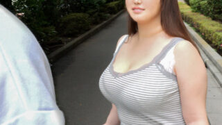 バイト先で働く美しい人妻を家に連れ込み中出しセックス 茜さな